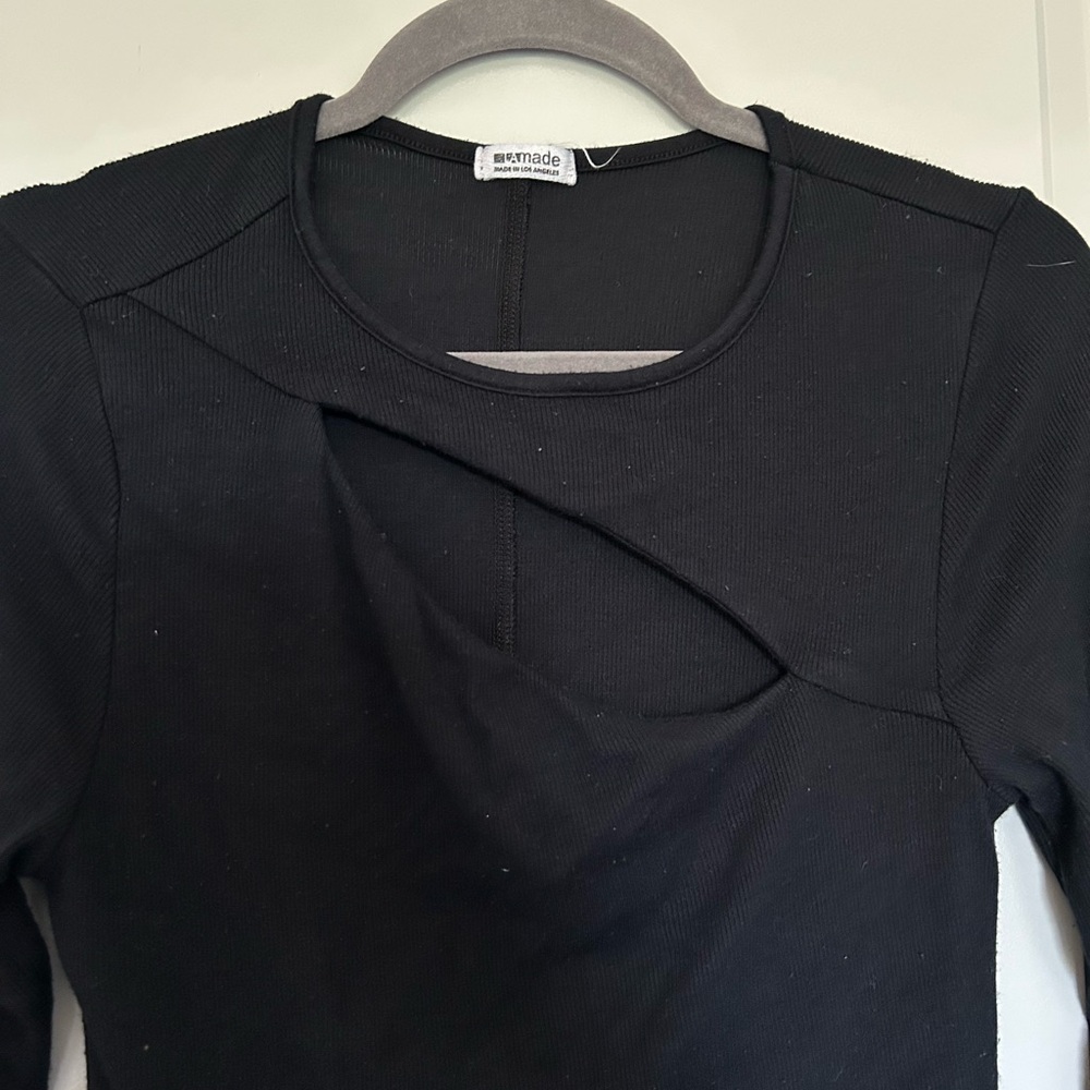 LA made women’s cutout long sleeve black tee - Picture 3 of 5